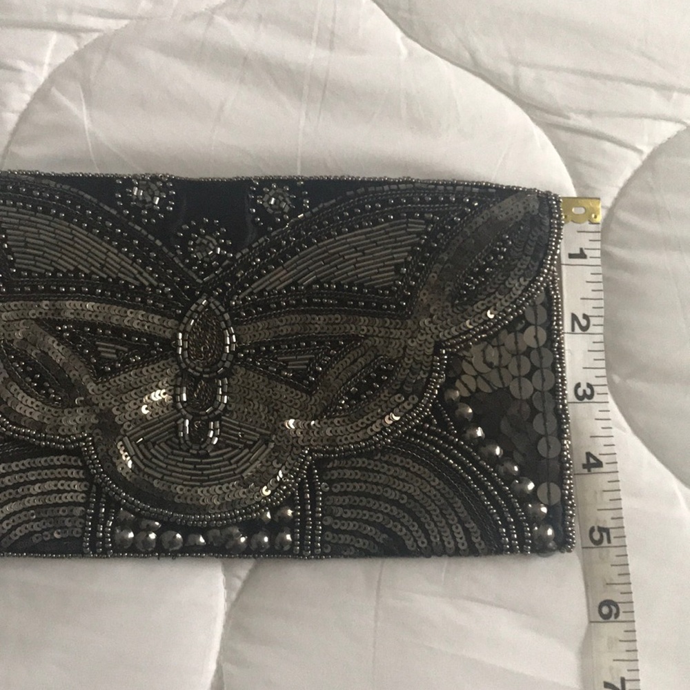 🌸 STUDDED CLUTCH 🌸 - Picture 8 of 8